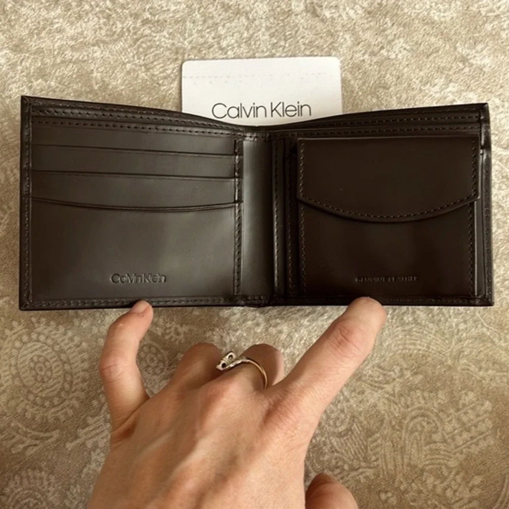 Brand New Calvin Klein Genuine Leather Brown Bifold Men’s Wallet RFID Protection